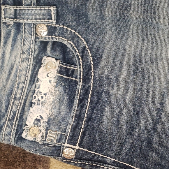 Miss me capri.          #02 - Picture 5 of 11